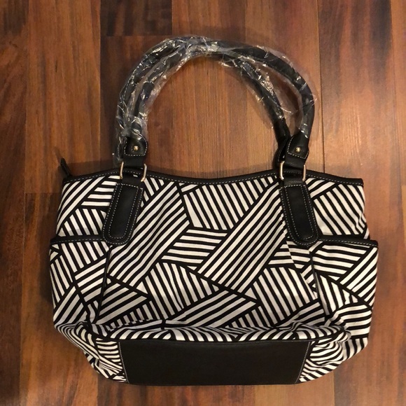 Black / White Geometric Design Shoulder Bag w/ End Pockets & Flap Front - New - Picture 5 of 5
